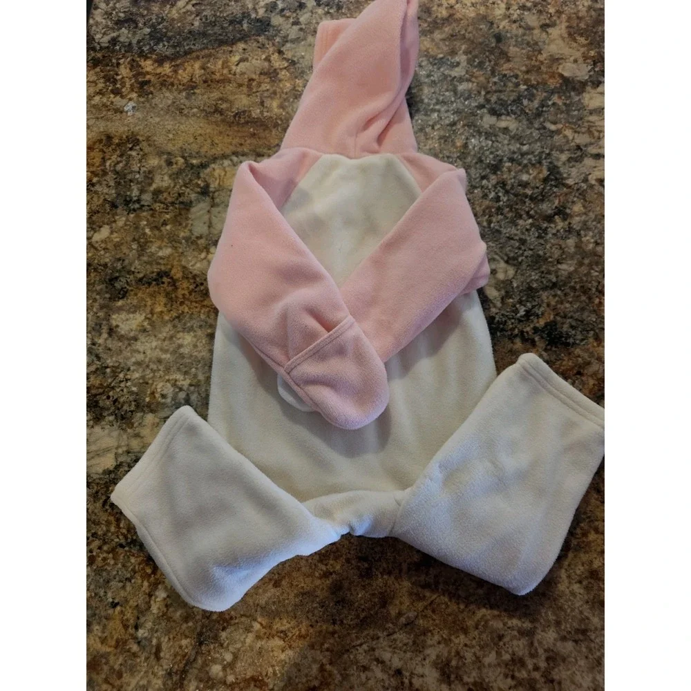 Baby girl OLD NAVY pink fleece one-piece hoodi. Pajama size 18-24 month.